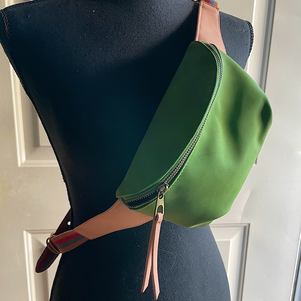 Universal Thread Fanny Pack